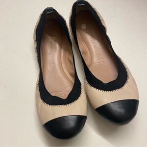 Banana Republic leather tan black cap toe classic Ballet Flats comfort shoes 9.5
